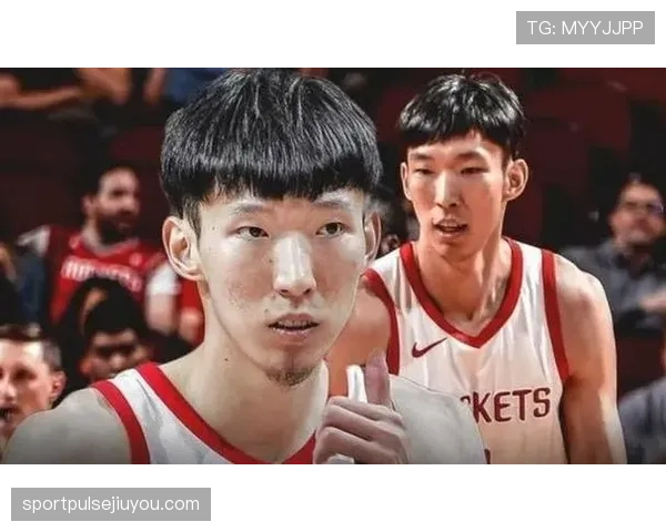杨瀚森一到家就换成拖鞋,场上还那么飒,差距也忒大了点吧? 杨瀚森一到家就换成拖鞋,场上还那么飒,差距也忒大了点吧?